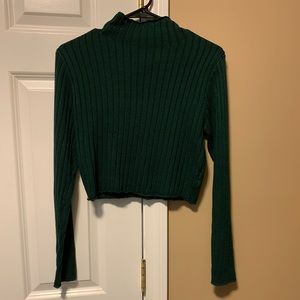Green Long Sleeved Crop Top